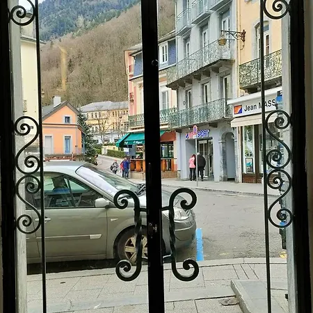 Grand Moderne En Centre-ville Avec Cuisine Equipee Et Coin Nuit Separe - Fr-1-234-331 *